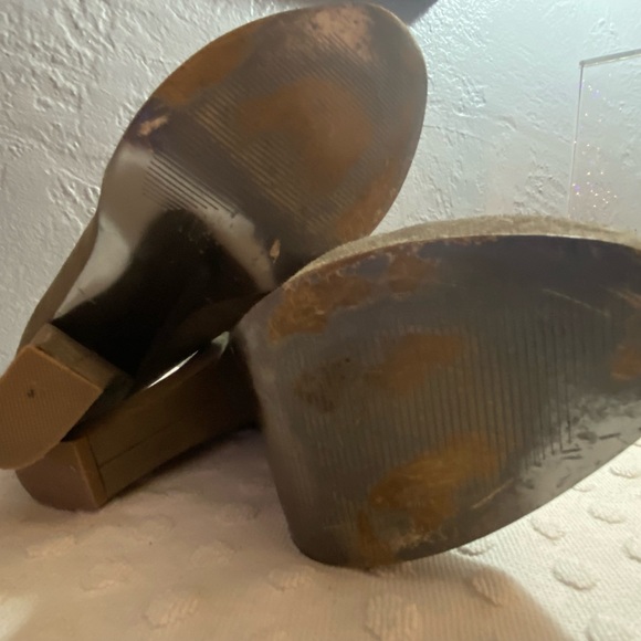 STEVE MADDEN Serrina Taupe Suede Pump - Picture 13 of 16